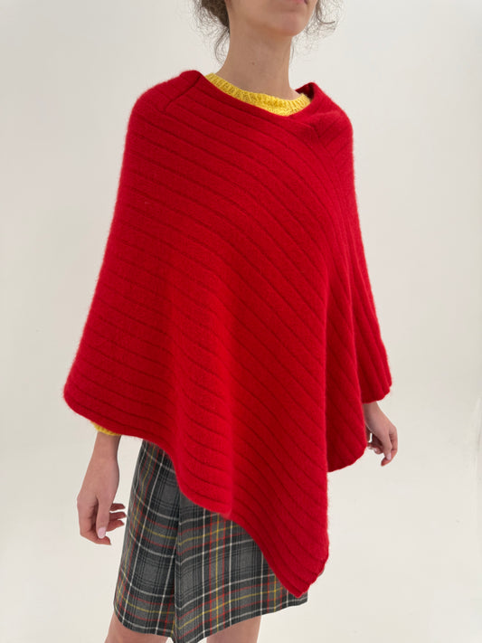 Capa cherry red din tricot plin extrafina de lana cu Angora