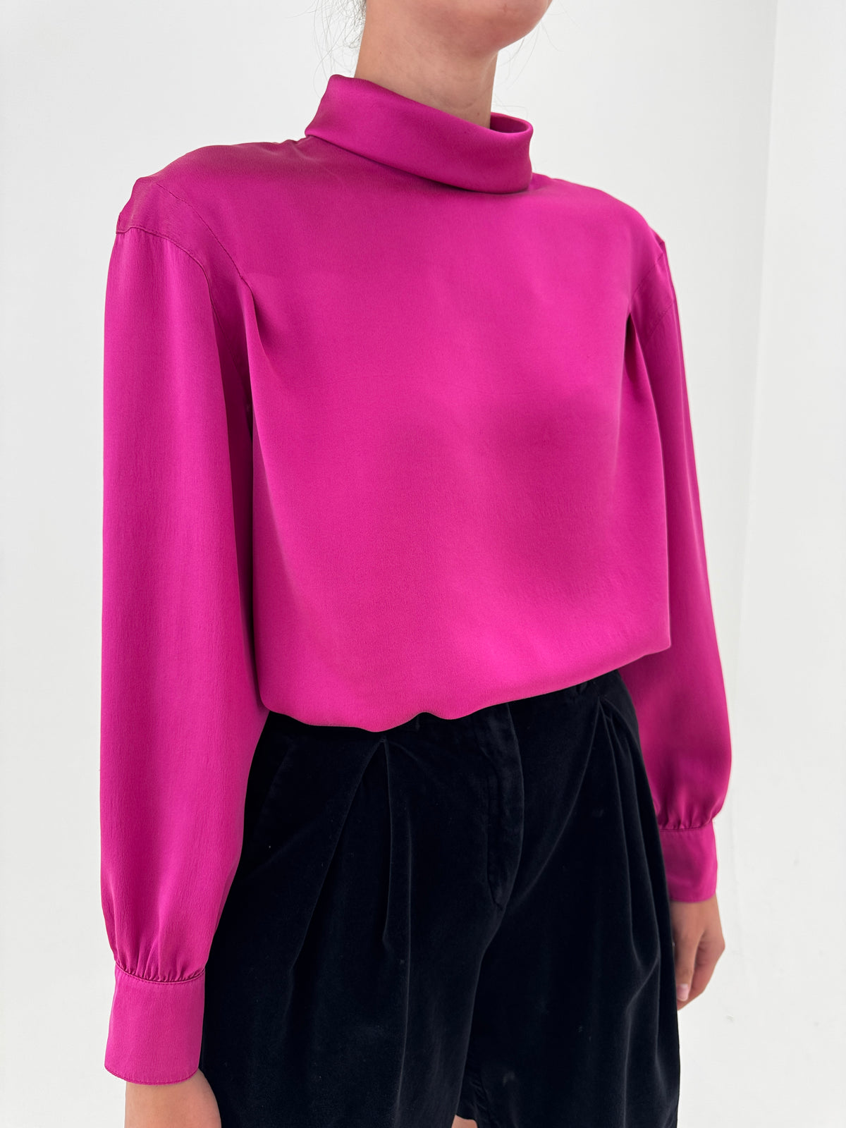 Cămașa vintage magenta din mătase naturală satibata în croi minimalist amplu