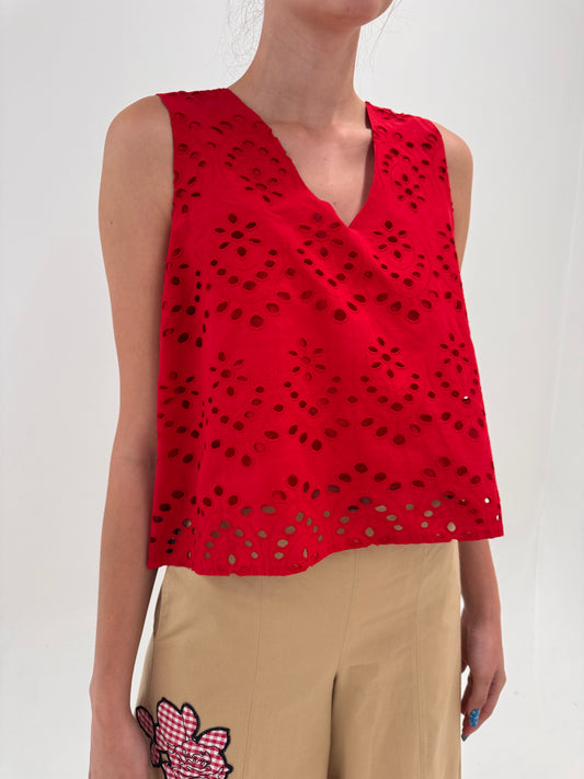 Top cherry red integral cu broderie anglaise în croi lejer