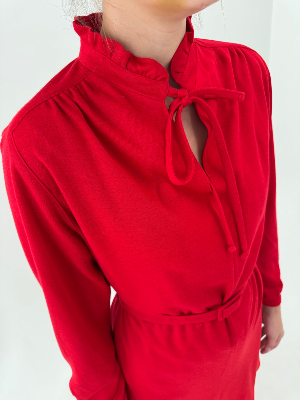 Rochie vintage cherry red cu talie marcată reglabilă din lana extrafina
