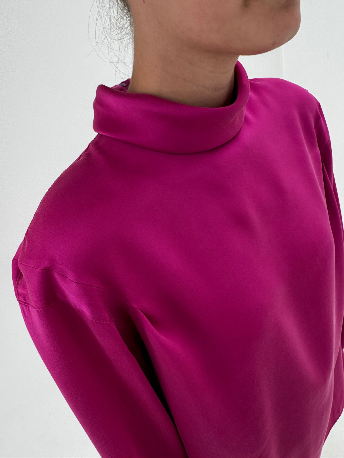 Cămașa vintage magenta din mătase naturală satibata în croi minimalist amplu