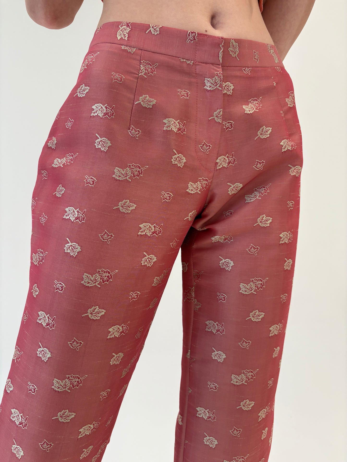 Pantaloni din jacquard capri petite de la zi la seară
