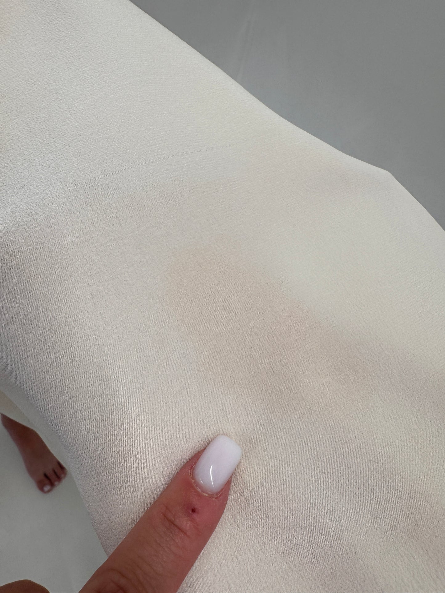 Top bijuterie din mătase naturală brodat manual în croi lejer butter white