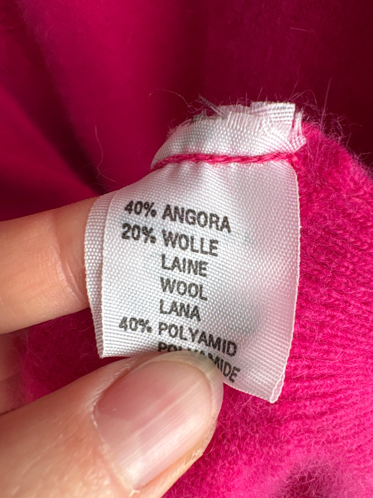Pulover vintage fucsia italian cu broderie din lana extrafina și Angora