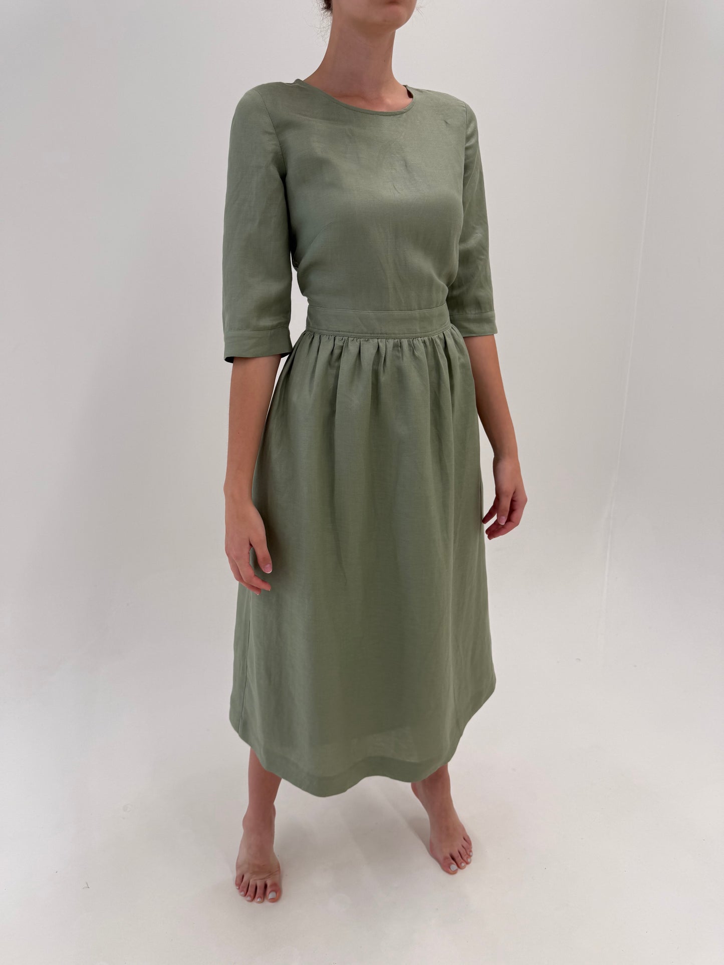Rochie maxi in croi minimalist Sage green din pânză de in și vascoza