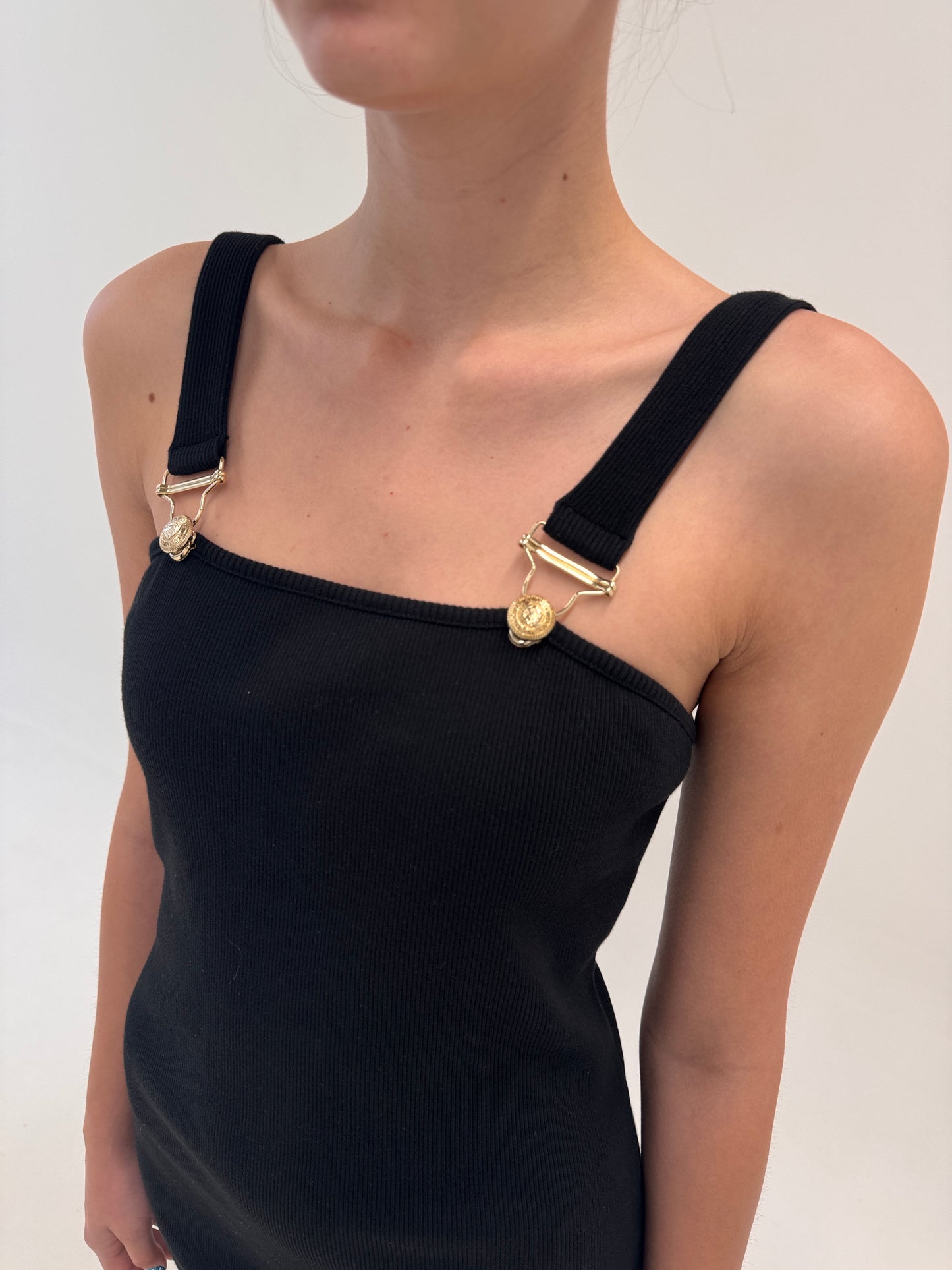 Rochie neagră Balmain cu feroniere aurie din bumbac modelator ultra confort