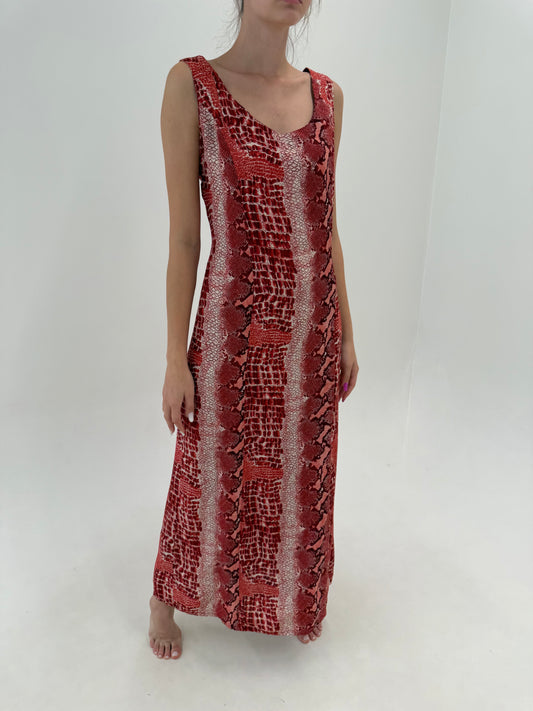 Rochie maxi tall super vaporoasă în nuanțe superbe de whine red animal print