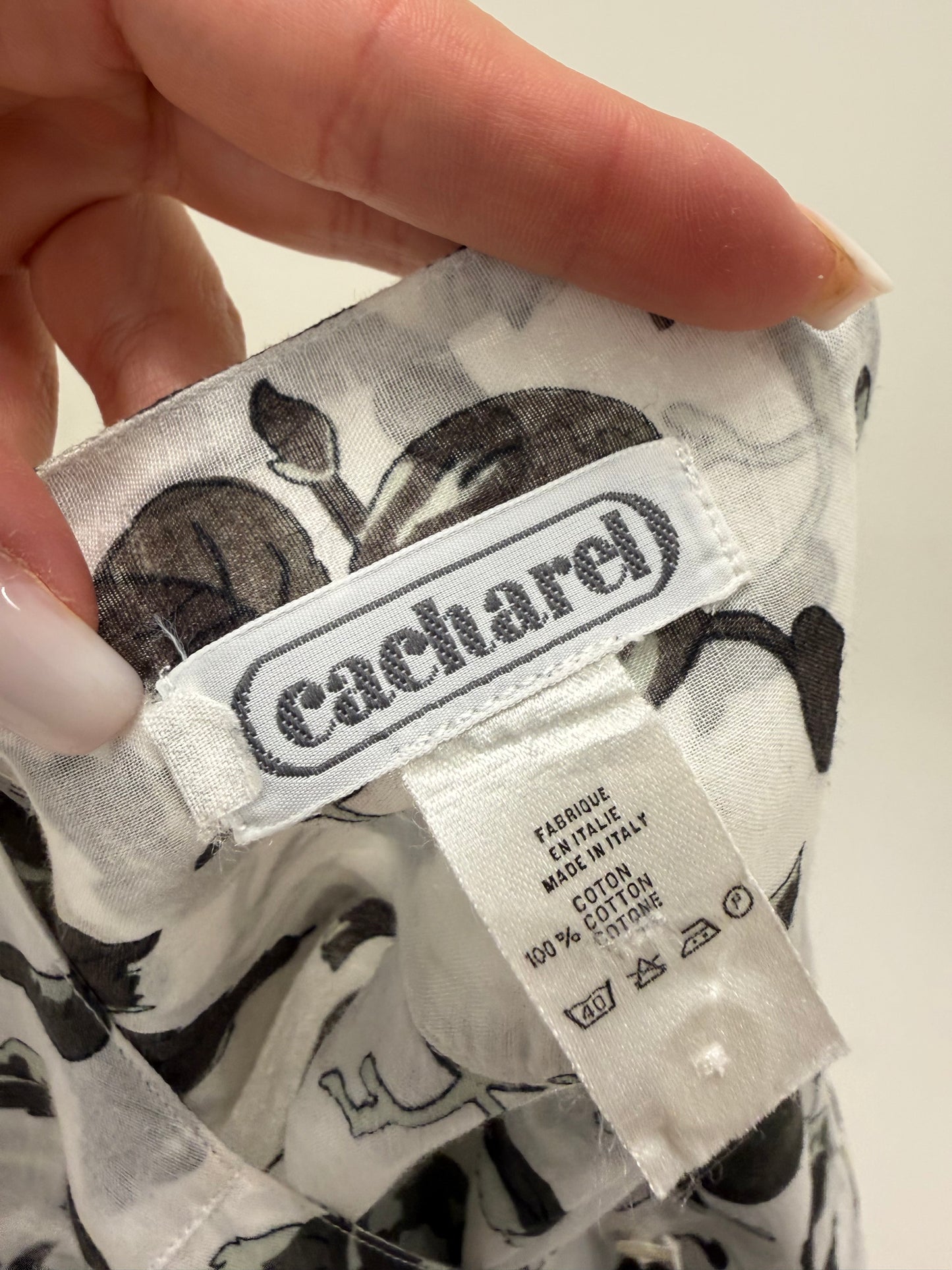 Cămașa vintage de brand luxury Cacharel din cea mai fină panzica de bumbac