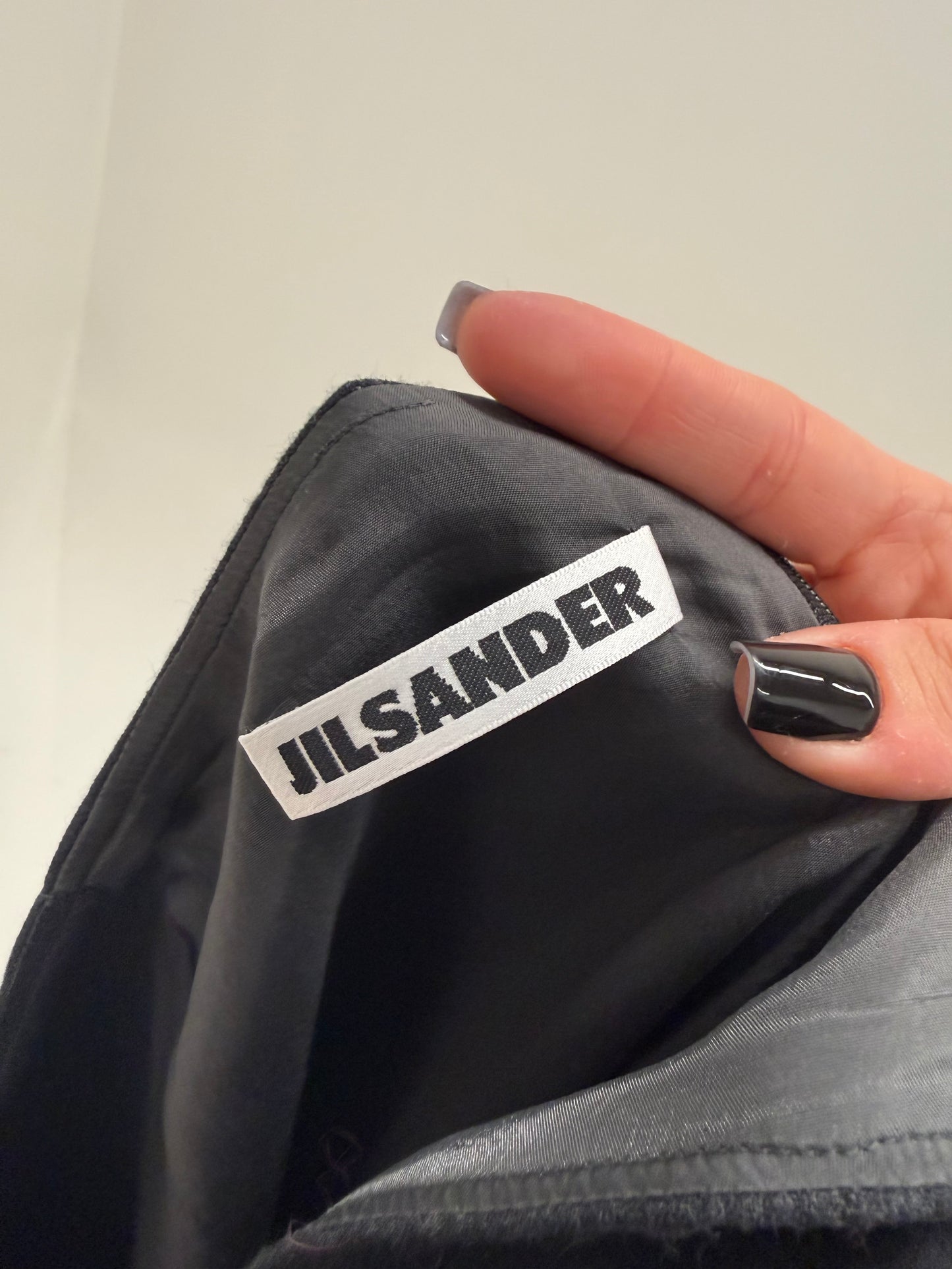 Fustă ultra luxury Jil Sander în croi specific brandului cu buzunare