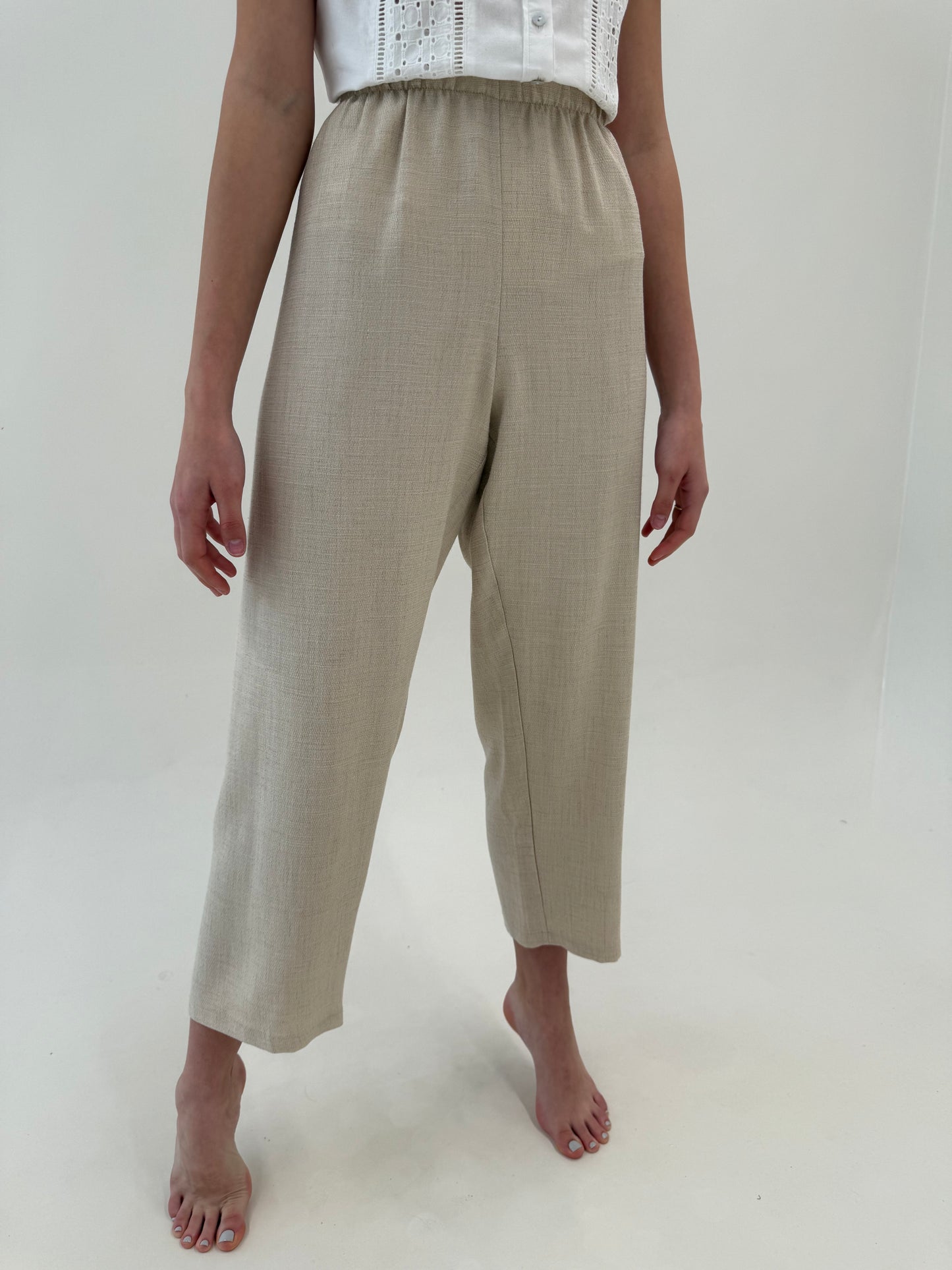 Pantaloni nude din pânză cu talie ultra înaltă elastică in croi casual