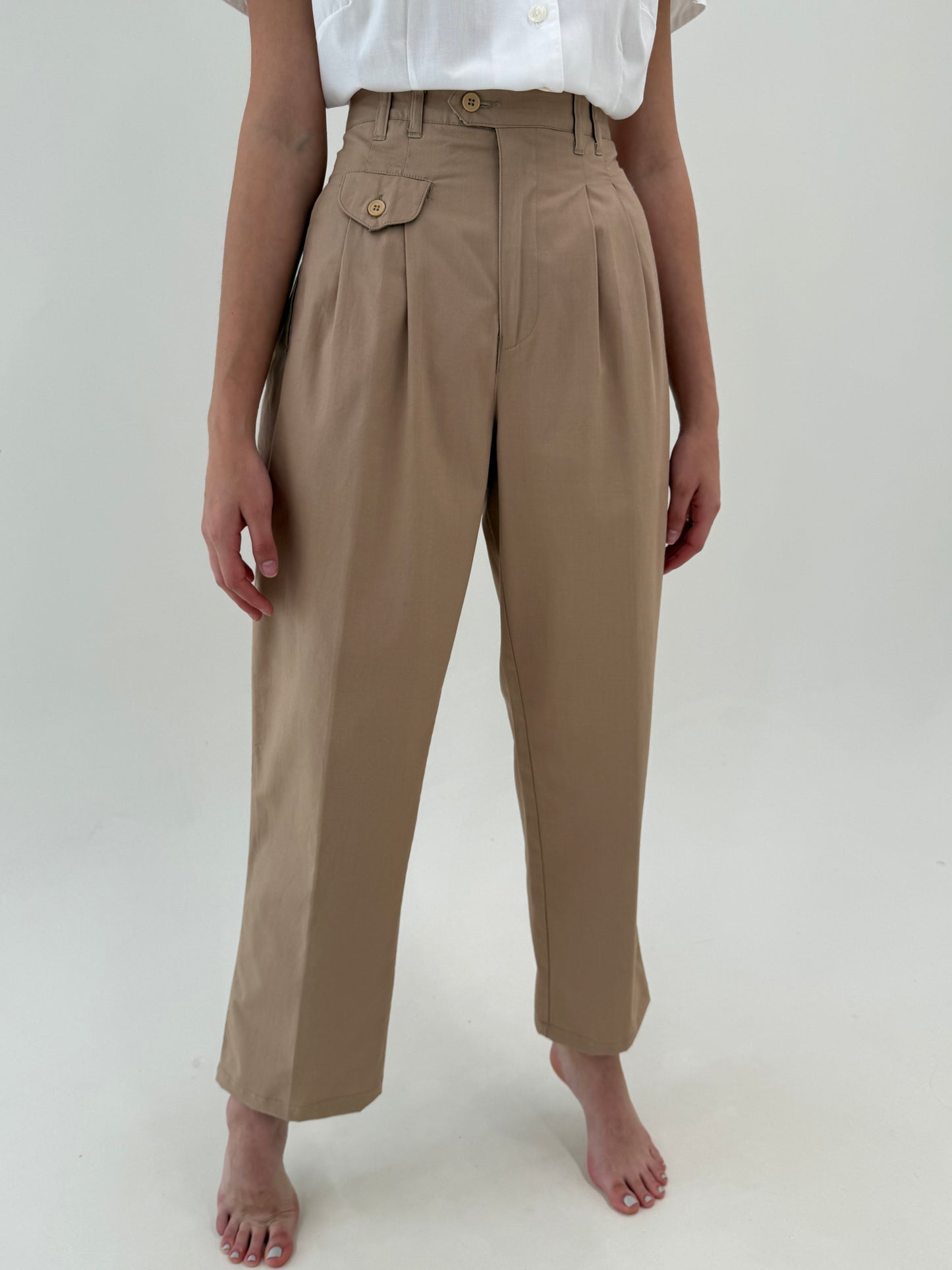 Pantaloni vintage camel tall cu talie ultra înaltă și pense din bumbac premium