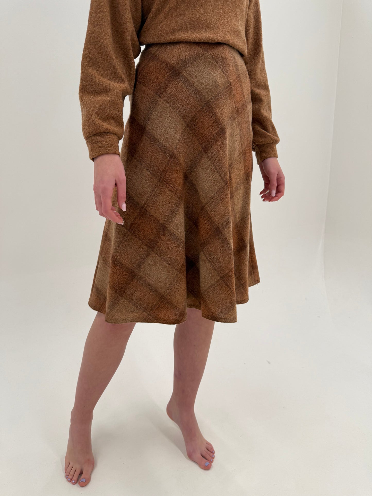 Fustă caramel din lana extrafina în bie și carouri