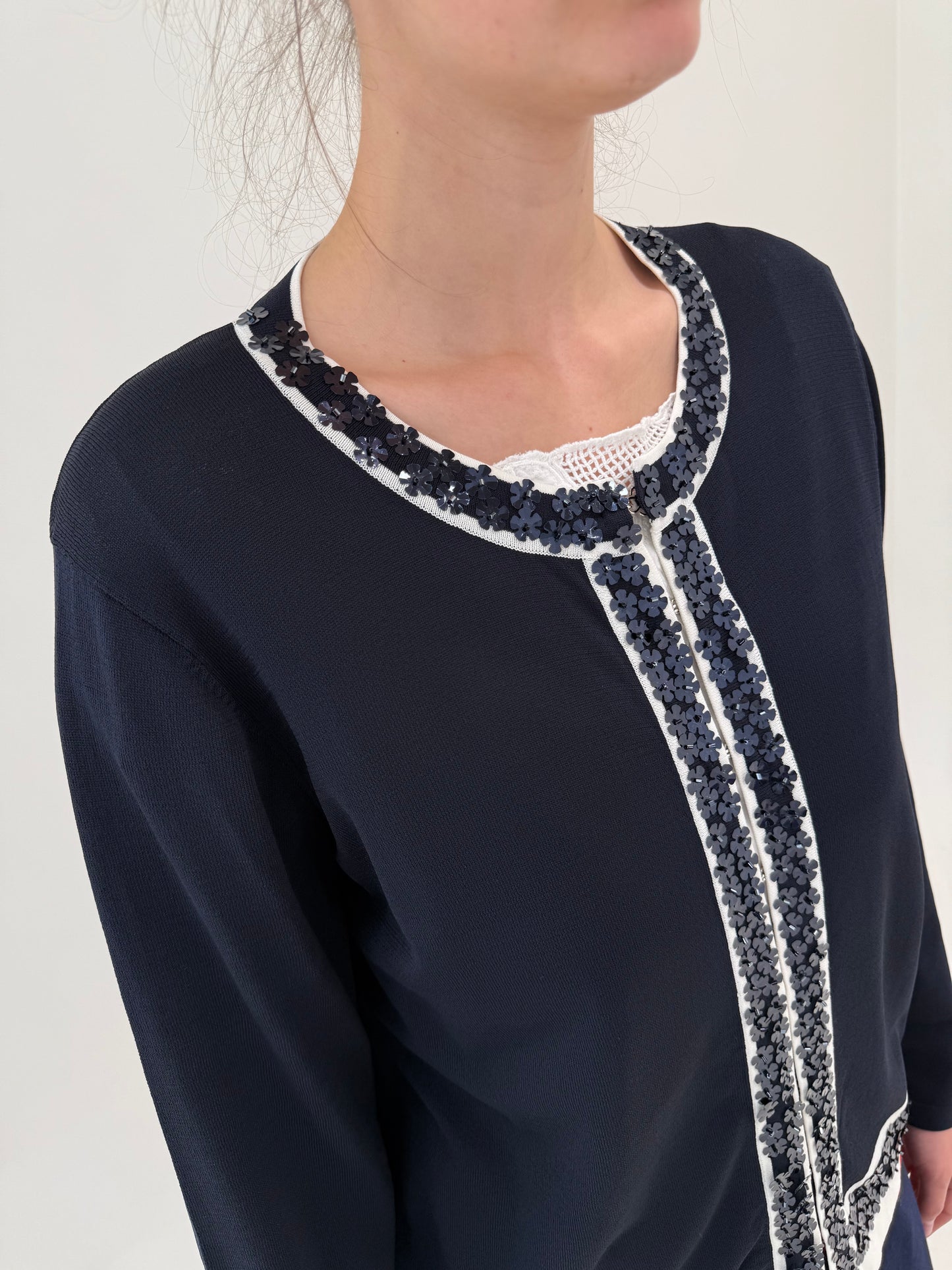 Cardigan Navy cu aplicații maaule delicate cu influențe nautice