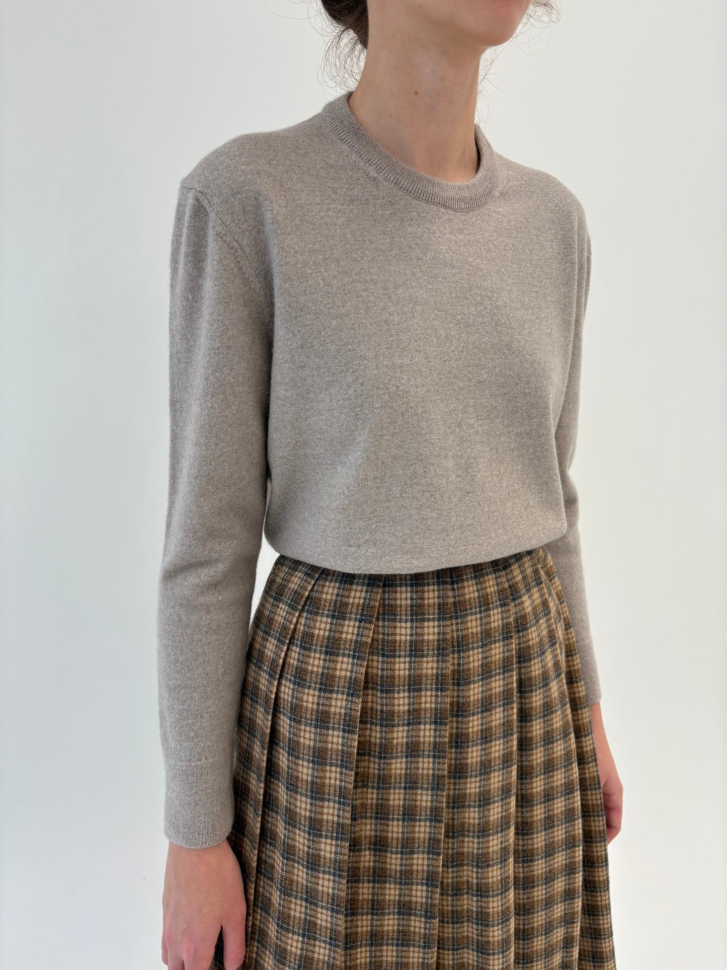 Pulover light nude din lana merino extrafina de gramaj mare
