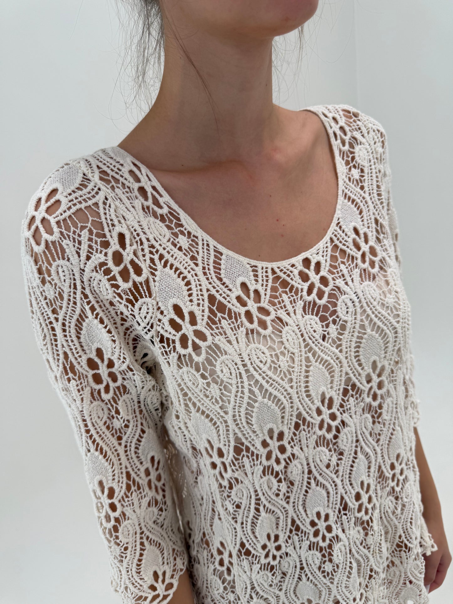 Bluză din macrame în croi lung butter white