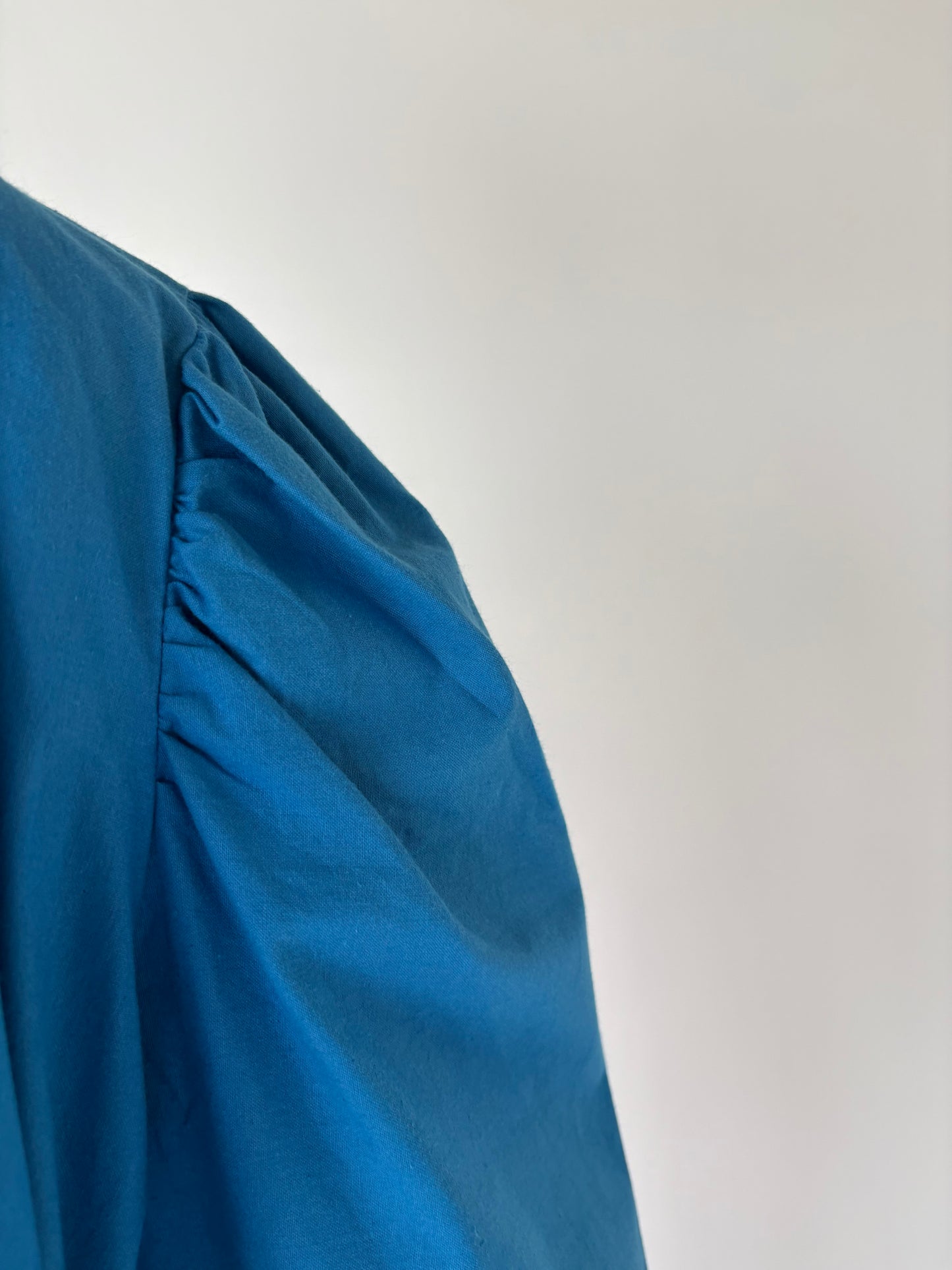 Sacou vintage albastru ciel din pânză de bumvac cu broderie anglaise
