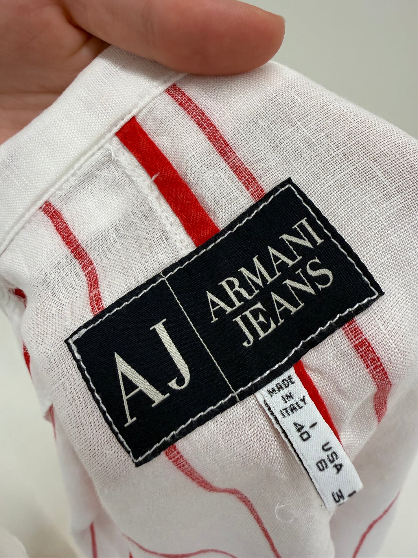 Sacou Armani din in premium în dungi și croi ușor cambrat