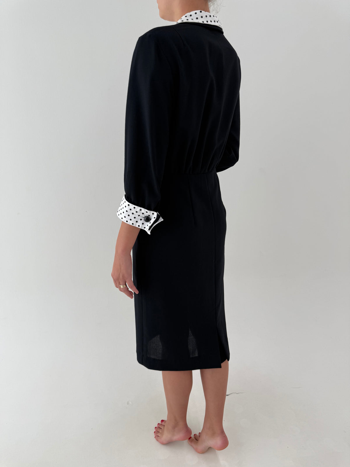 LBD vintage din lanita extrafina cu talie marcată și buline