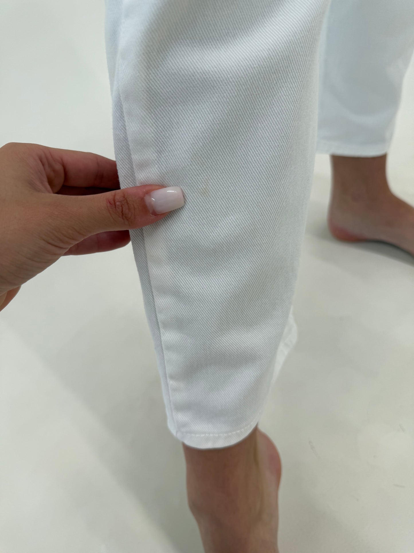 Jeans de vară Armani ripped effect in croi clasic ultra confort