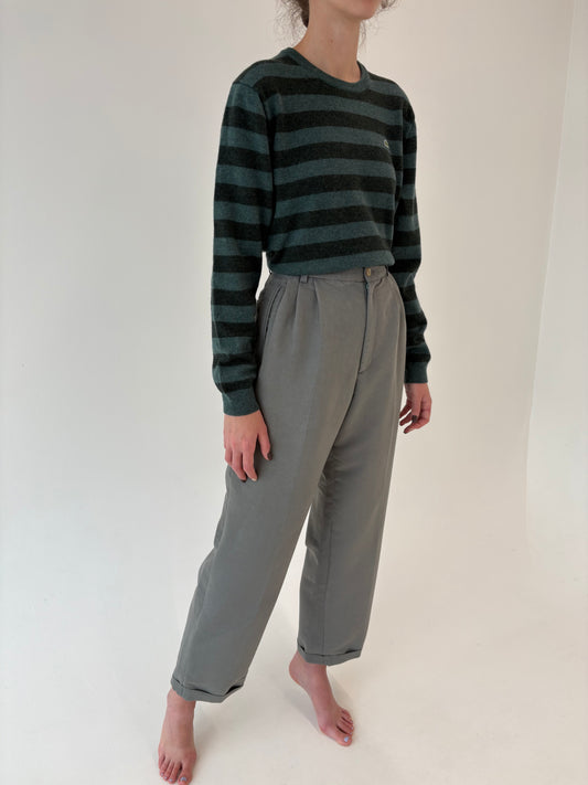 Pantaloni vintage cu pense și talie ultra înaltă Sage green din gabardină