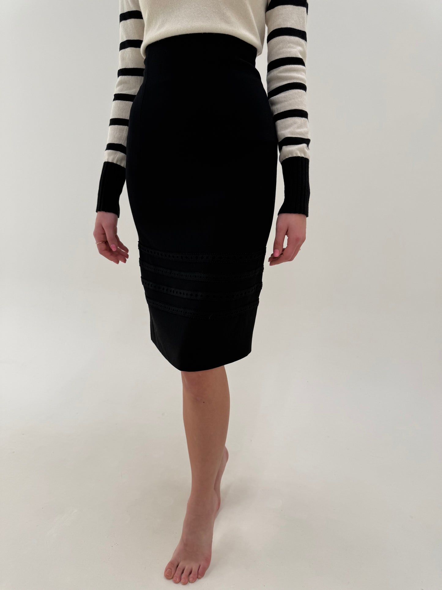 Pencil skirt Yves Saint Laurent neagră cu talie extrem de înaltă midi lung