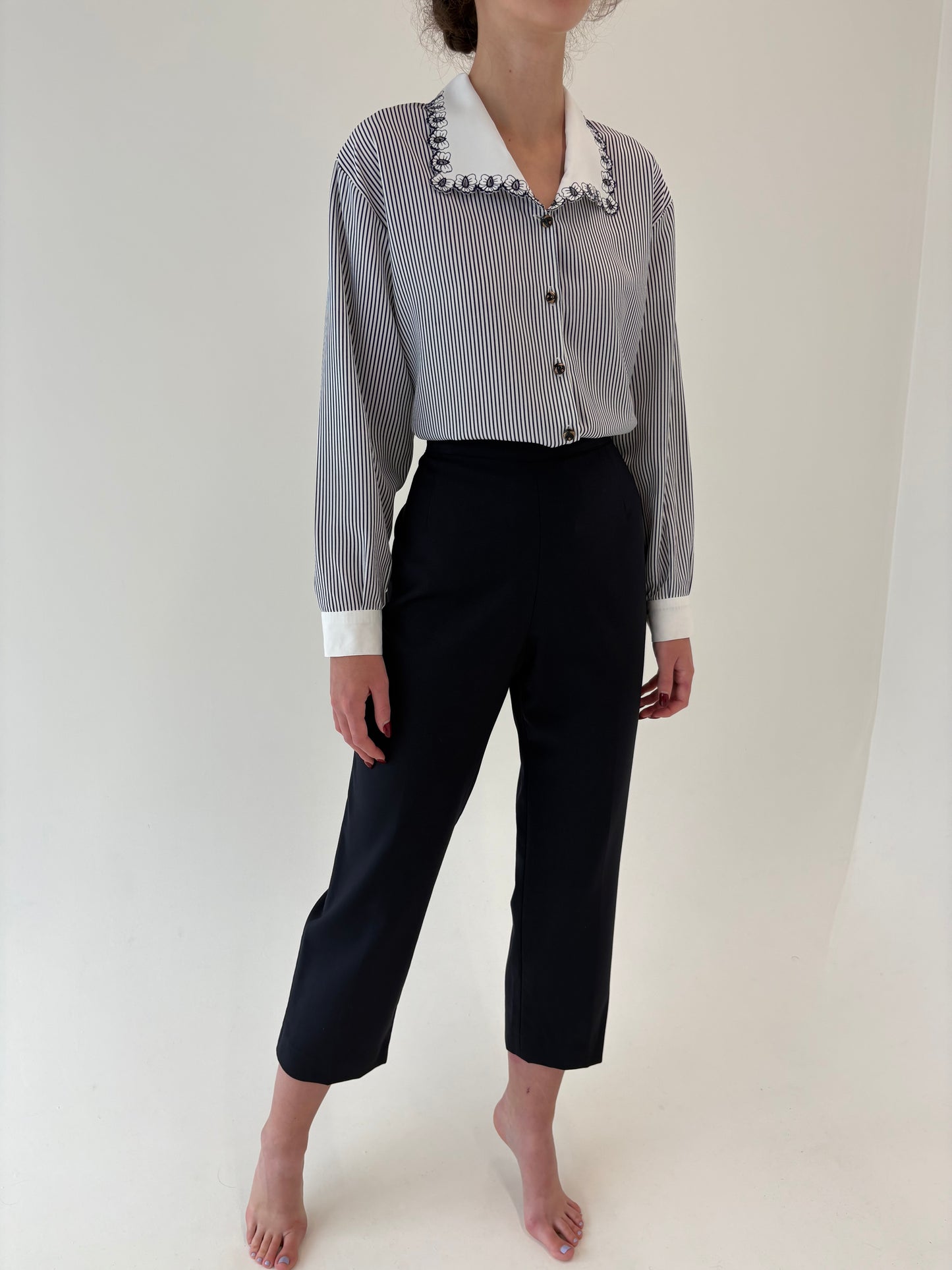 Pantaloni tigareta cu talie ultra înaltă din lana pura certificată extrafina