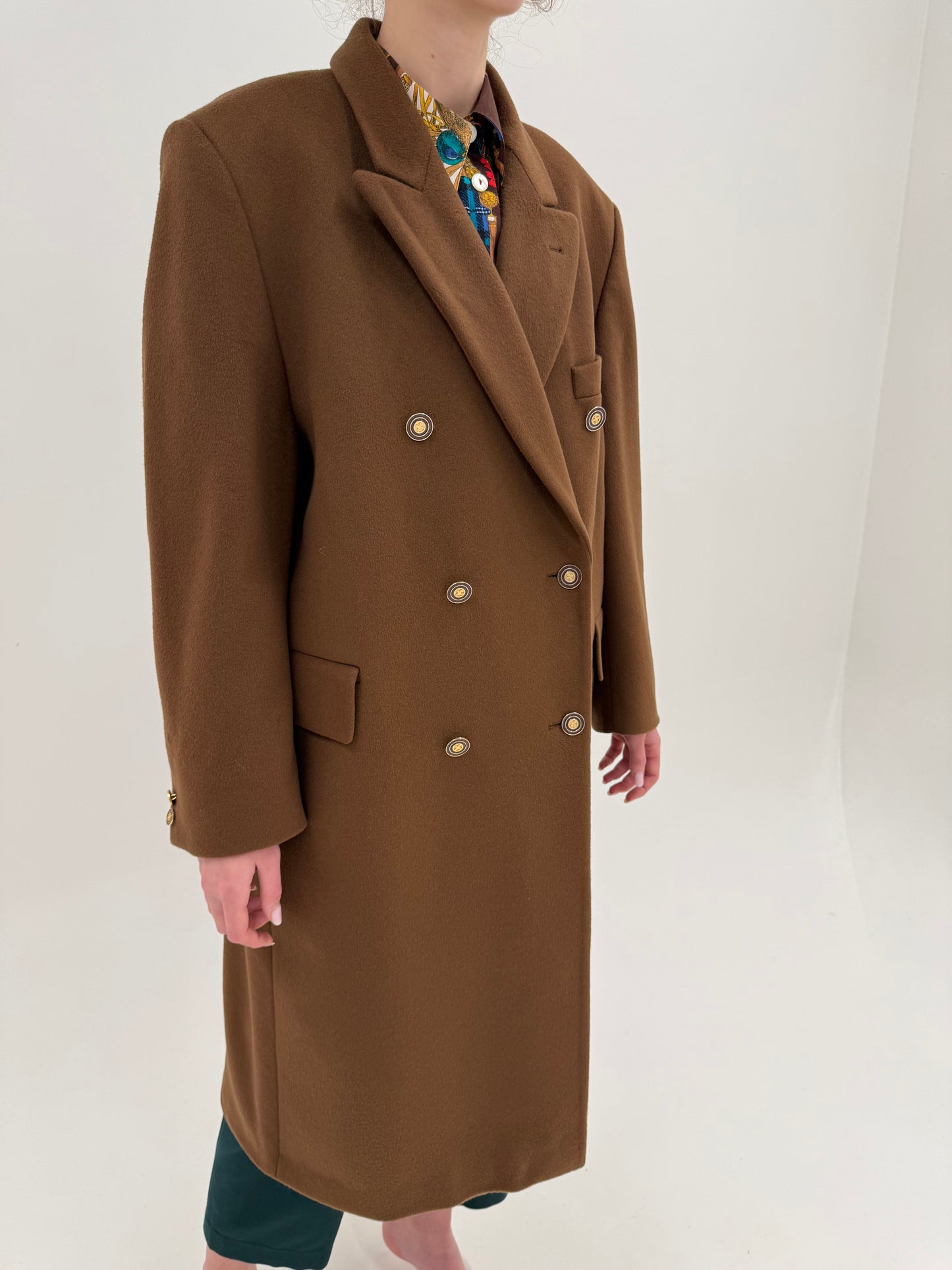 Palton caramel brown cu închidere dublă din stofă de lana extrafina