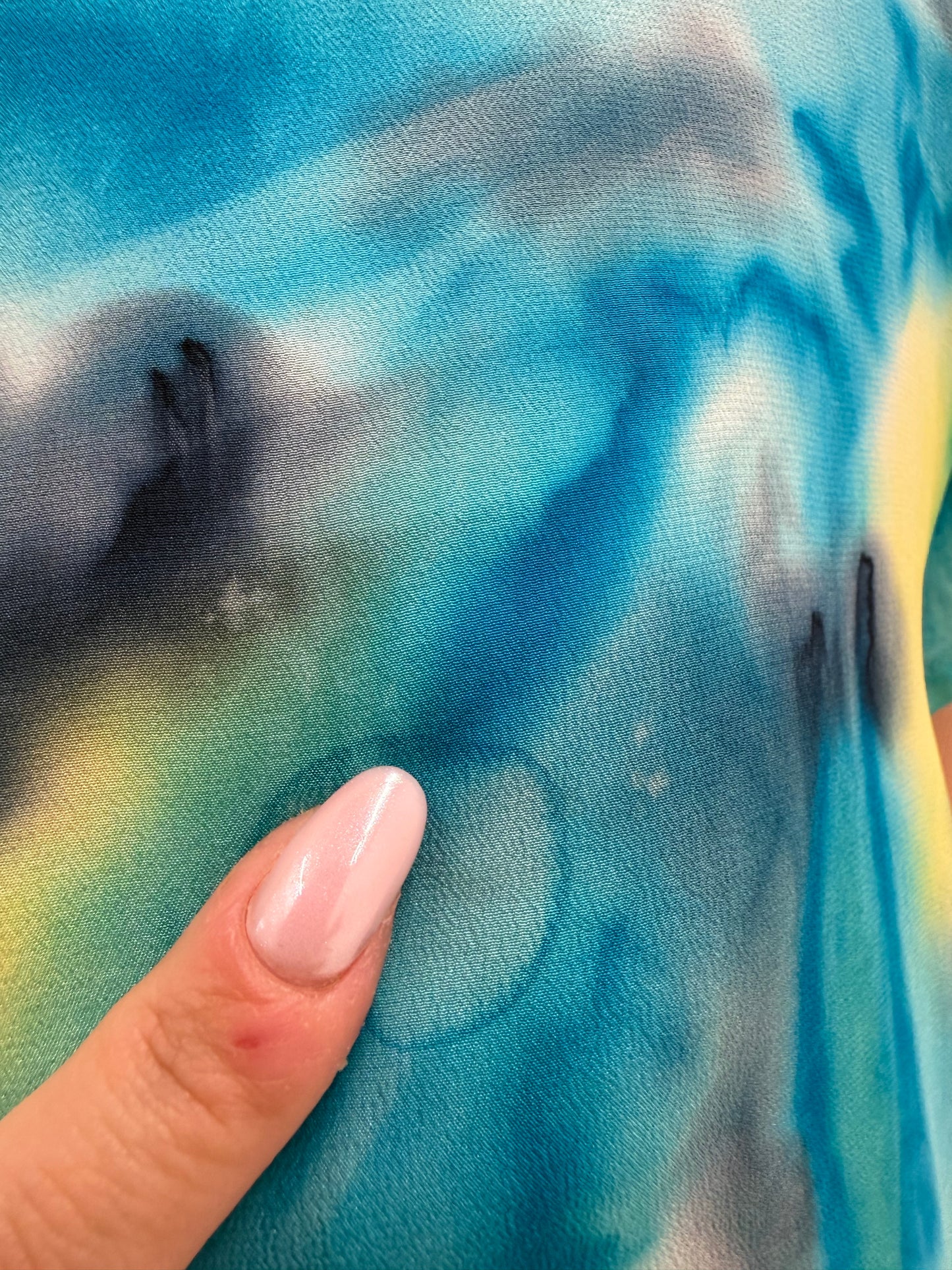 Top în croi lejer din mătase naturală cu print tye and dye