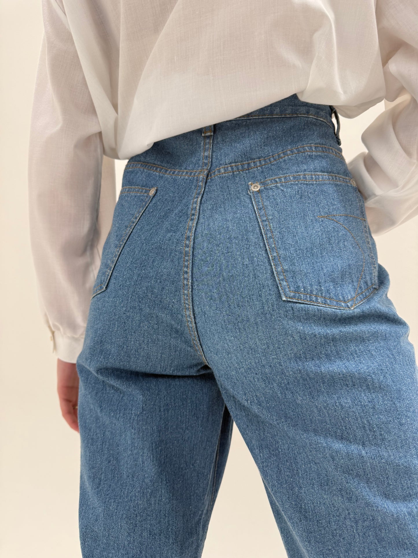 Jeans vinatge tall ușor evazați classic wash cu talie ultra înaltă