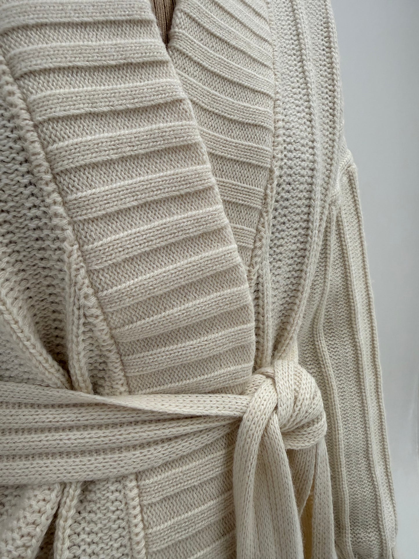 Cardigan lung off white Laura Biagiotti din lana extrafina cu cordon