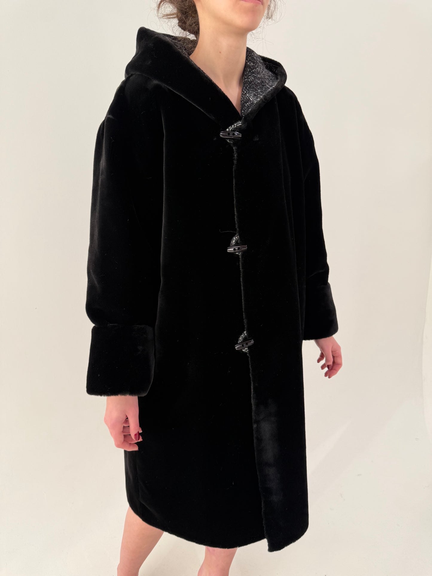 Palton vintage elegant cu 2 fete, una din stofă de lana și cealaltă tip Teddy coat neagră