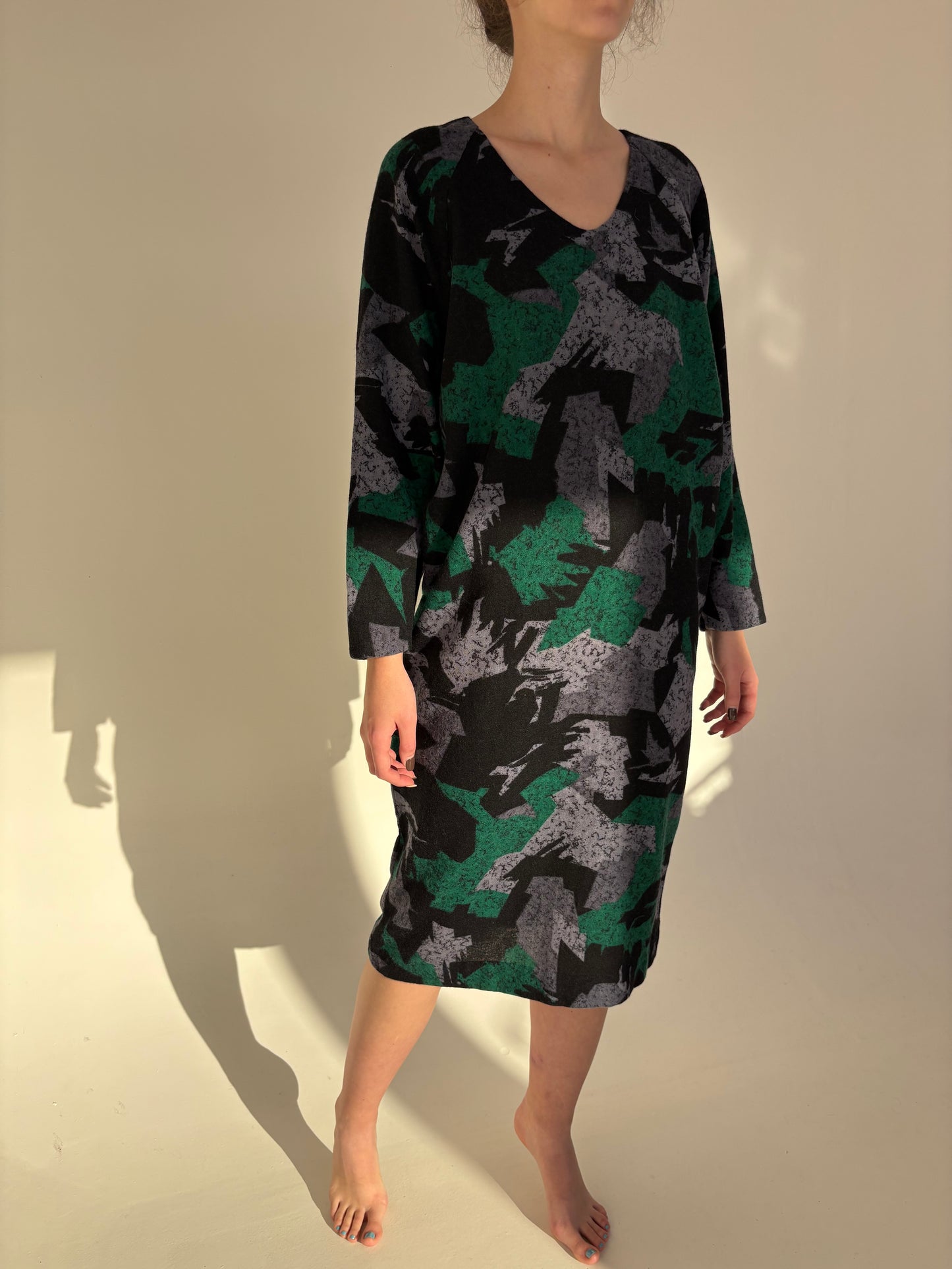 Rochie vintage din tricot dens de lana extrafina în croi retro modern