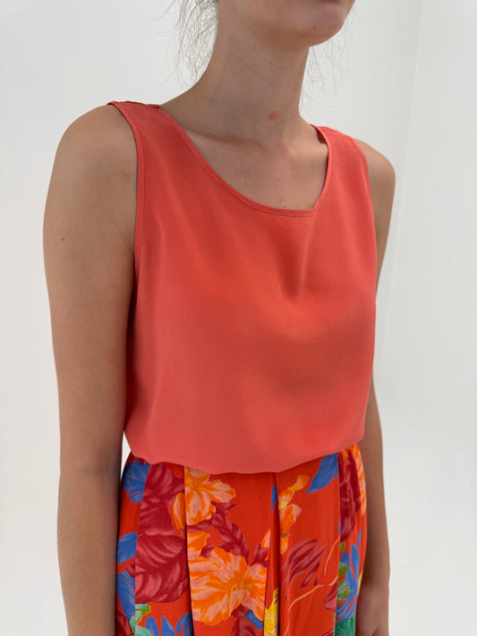 Top coral red din mătase naturală în croi minimalist