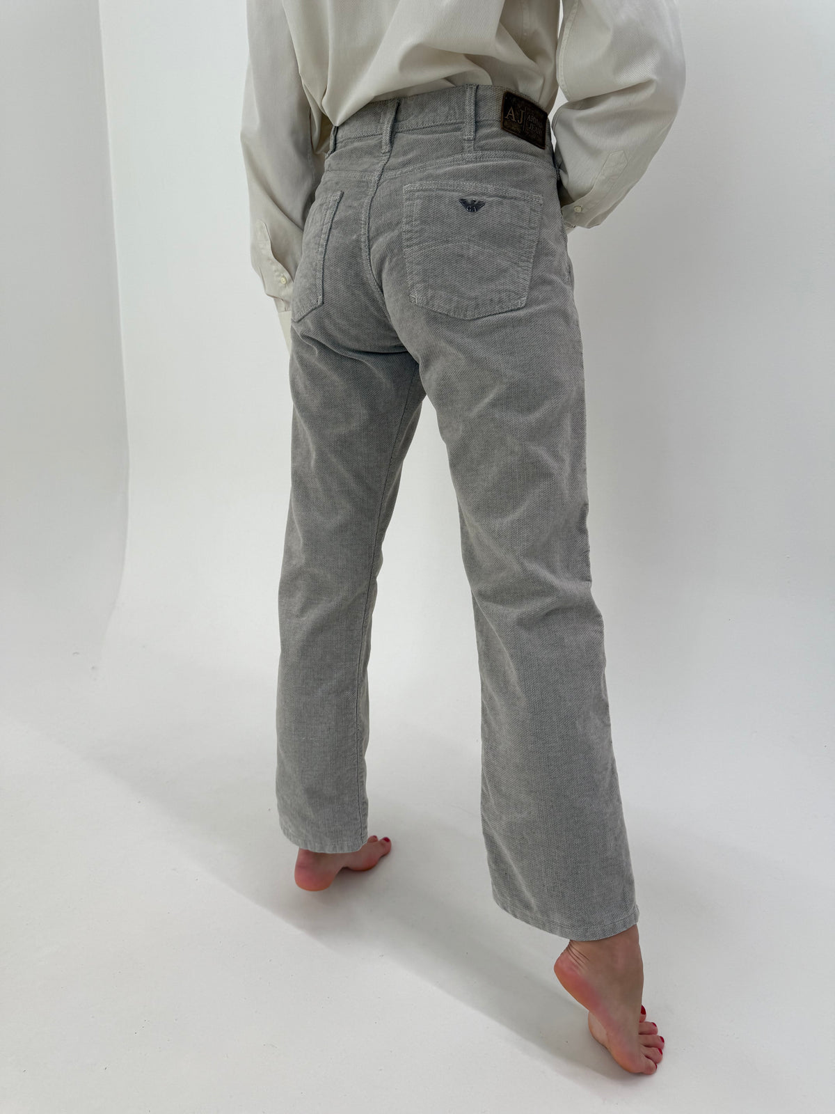 Pantaloni Armani straight leg din catifea de bumbac cu pense