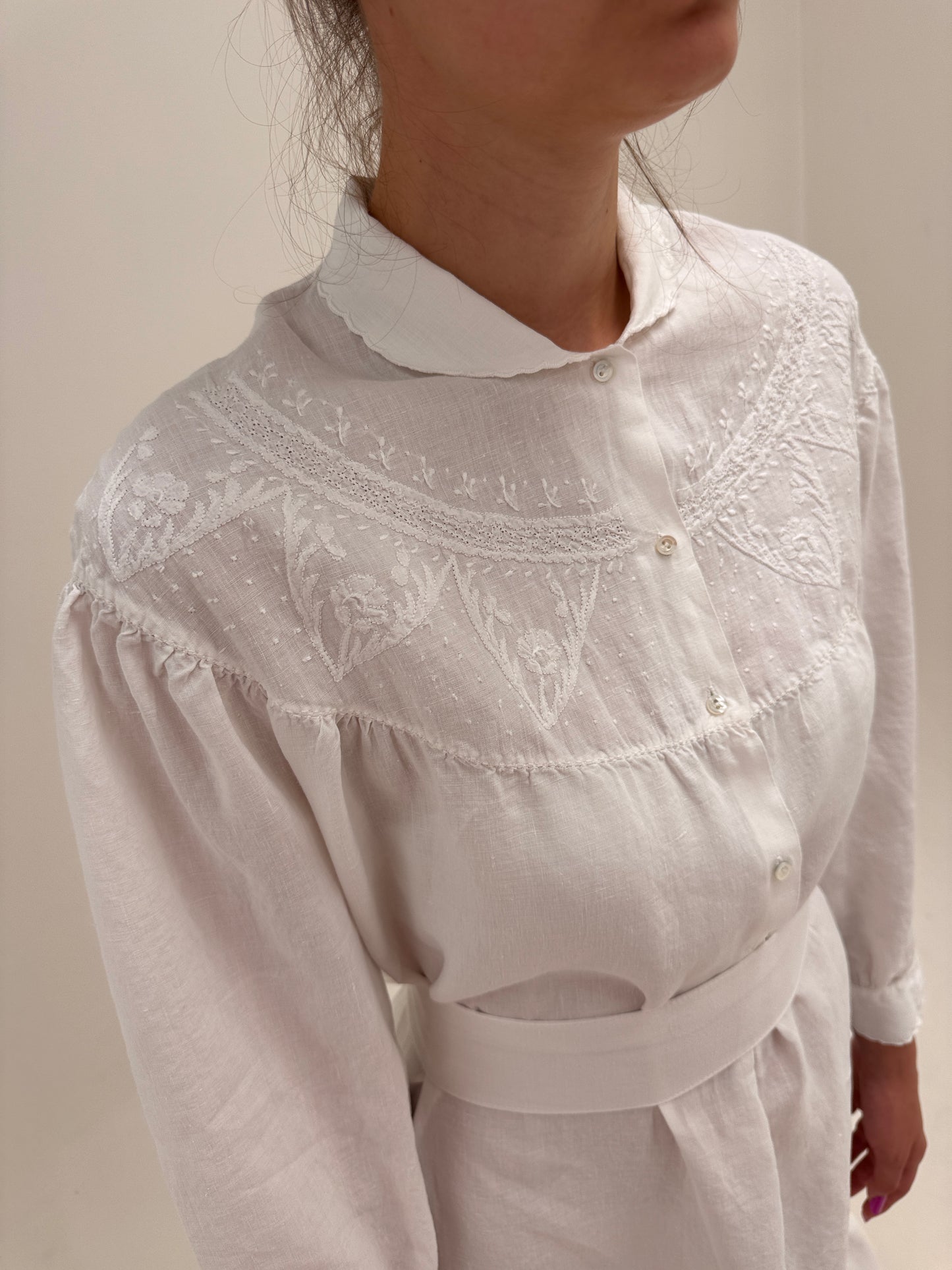 Rochie maxi cu broderie manuală excepțională din cea mai fină pânză de in
