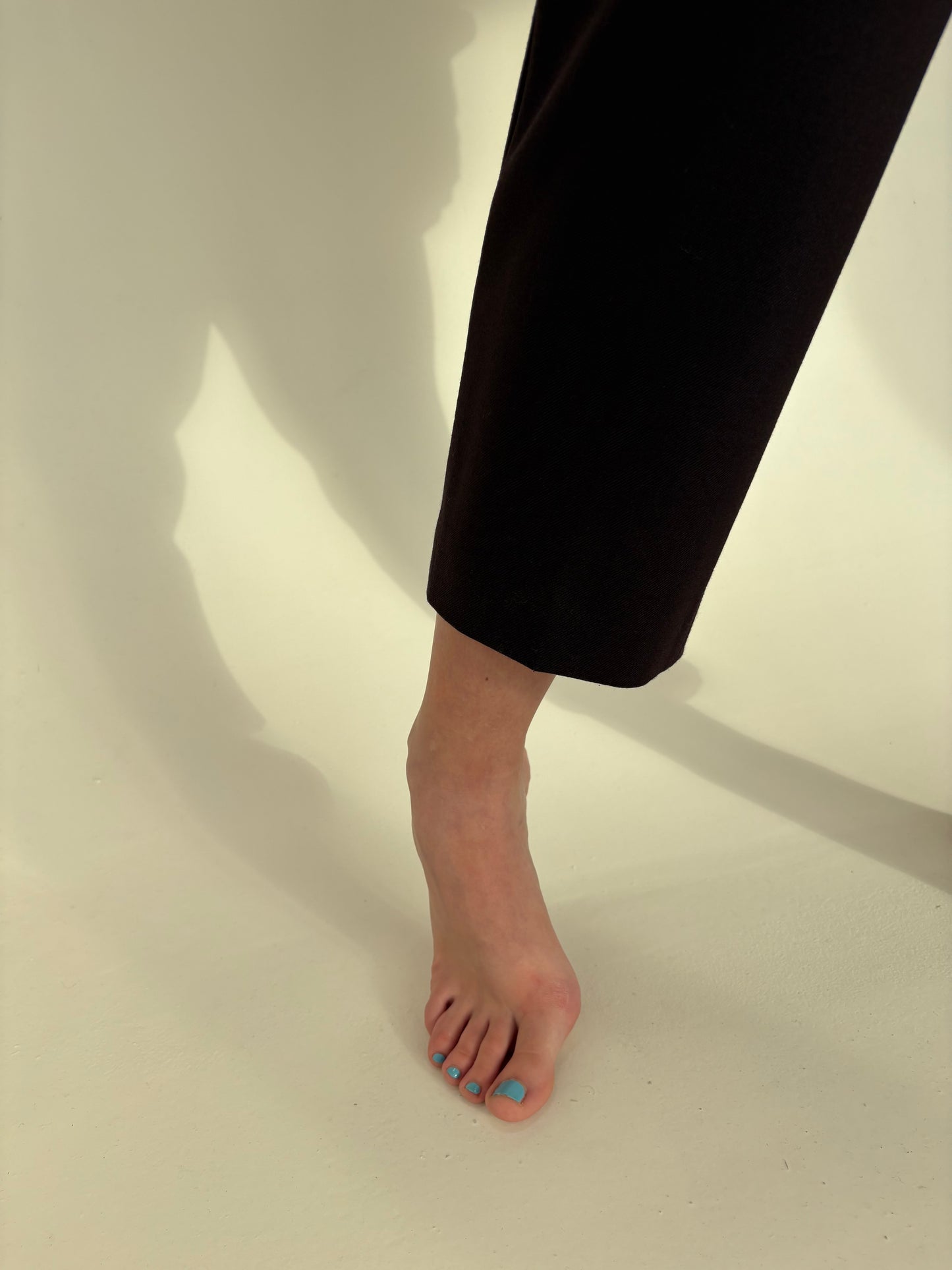 Pantaloni dark violet de brand luxury plus size Elena Miro în croi țigaretă