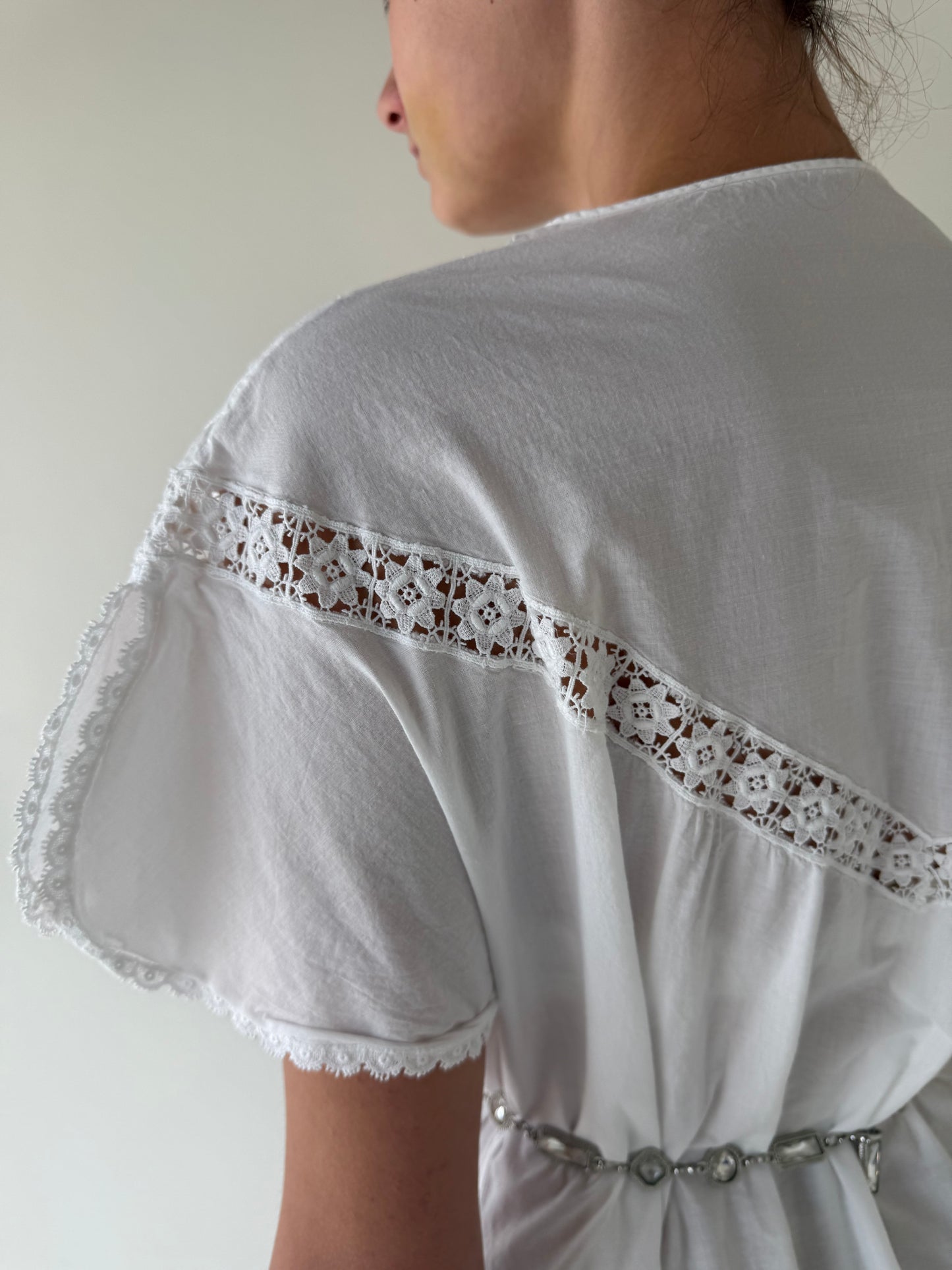 Rochie vintage maxi cu macrame lucrat manual din cea mai fină zonă de bumbac