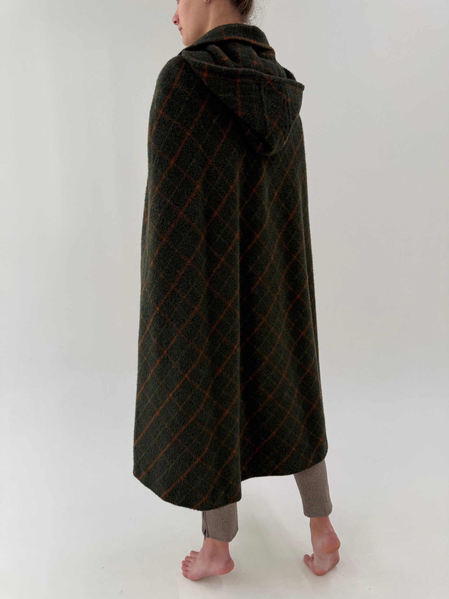 Capa vintage forest green în carouri fine camel din lana
