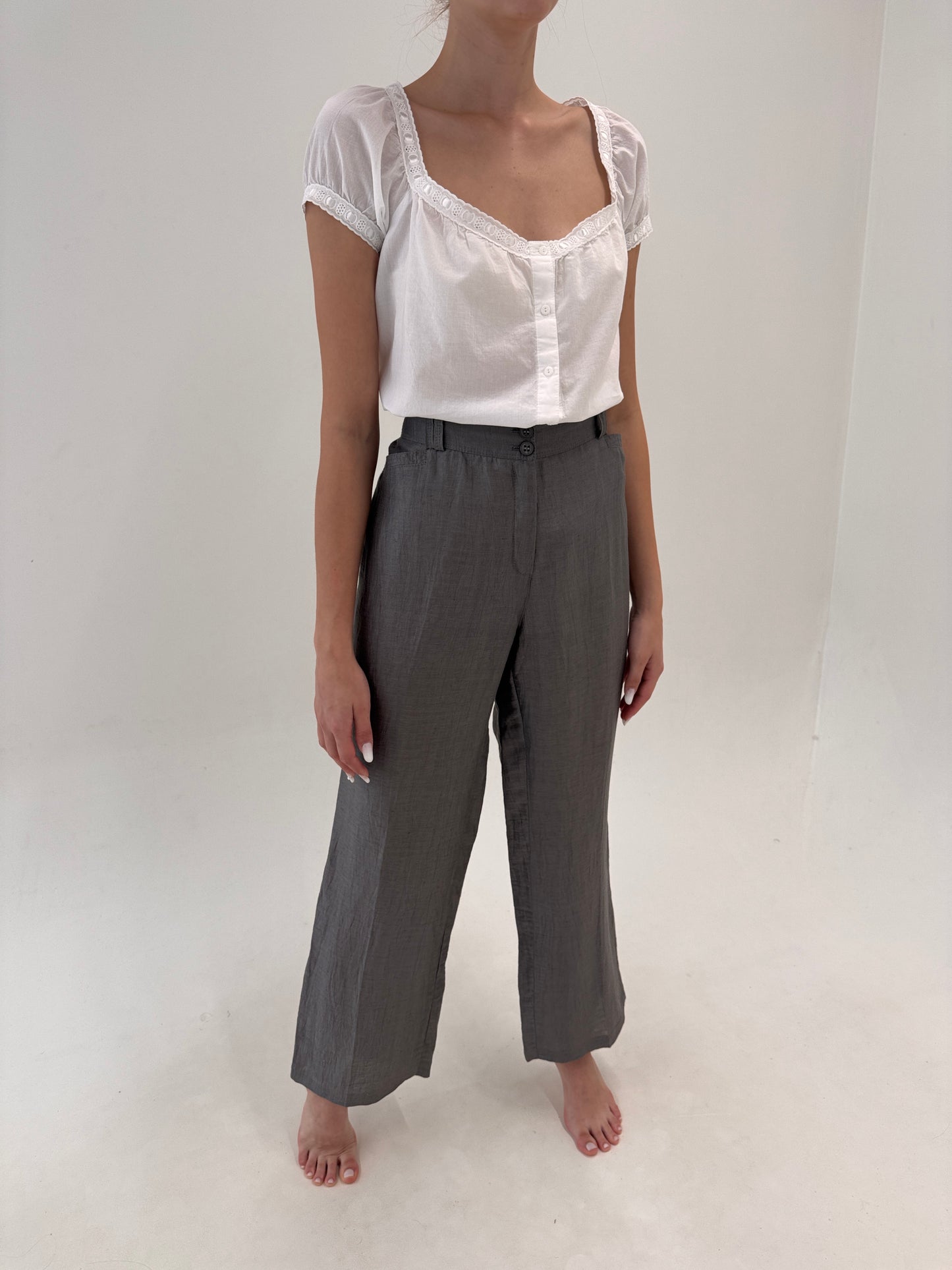 Pantaloni taupe brown din in ușor perlat în croi drept tall