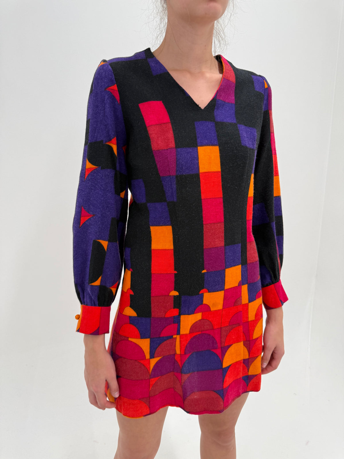 Rochie old vintage sfârșit de ani 60 cu print op art în culori tari din lana extafina
