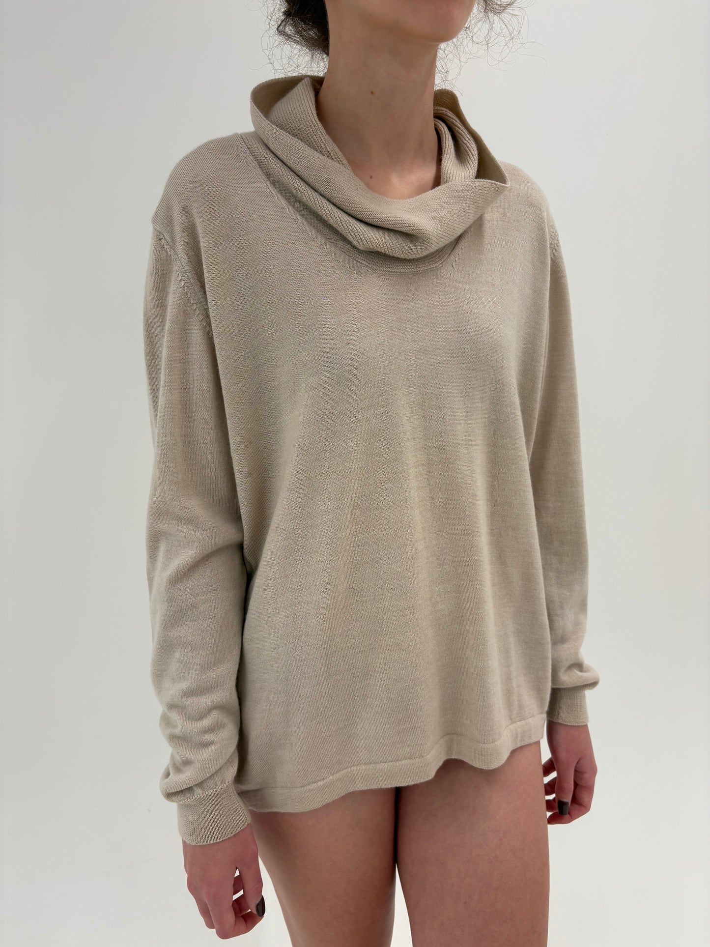 Maleta light nude cu guler sal din lana merino extrafina