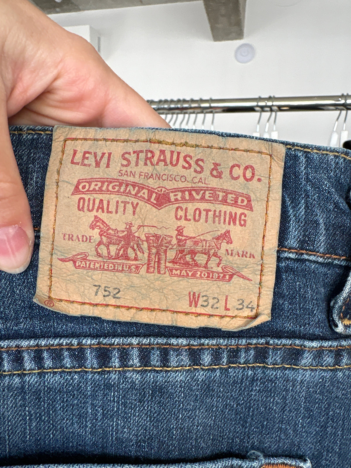 Jeans Levi’s tall 752 classic wash straight leg din denim plin confort