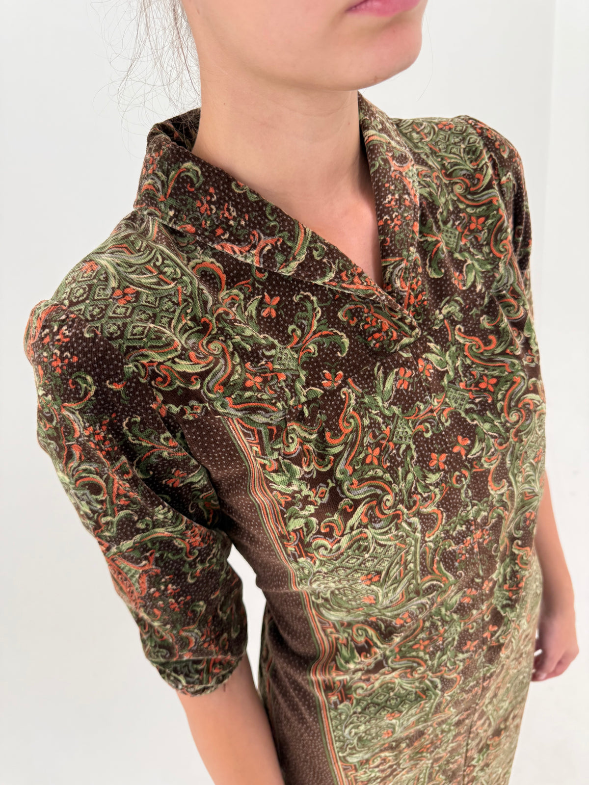 Rochie old vintage anii 70 din catifea de bumbac în culori superbe