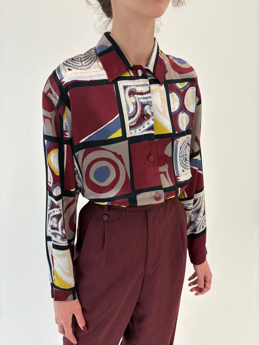 Cămașa vintage satinata cu print burgundy geometric