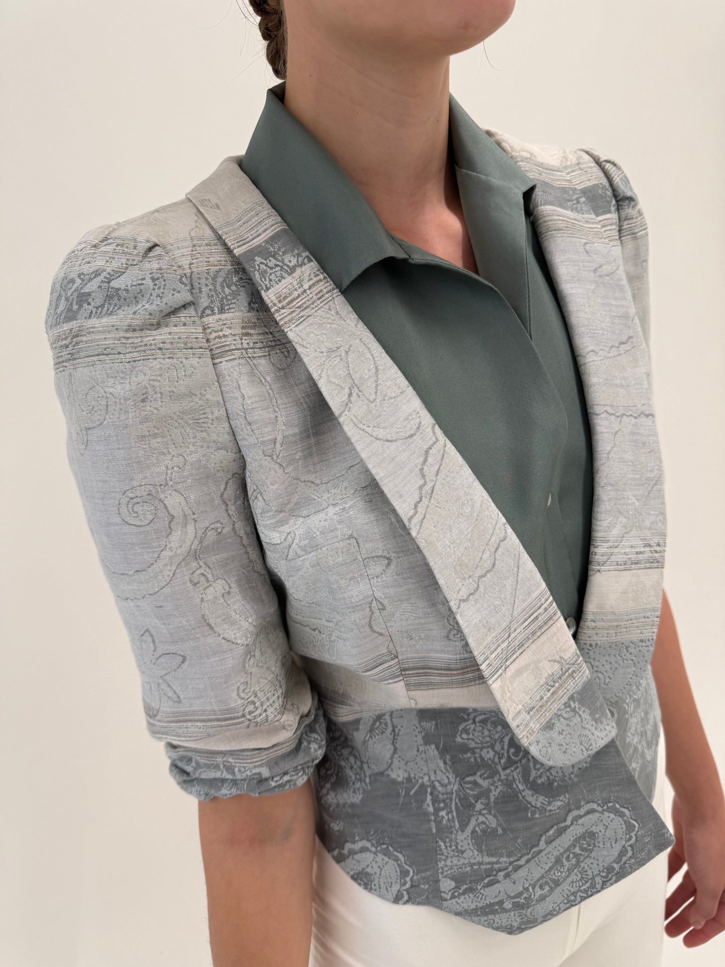 Sacou ultra luxury Armani cambrat din mix de în cu interior din mătase naturală