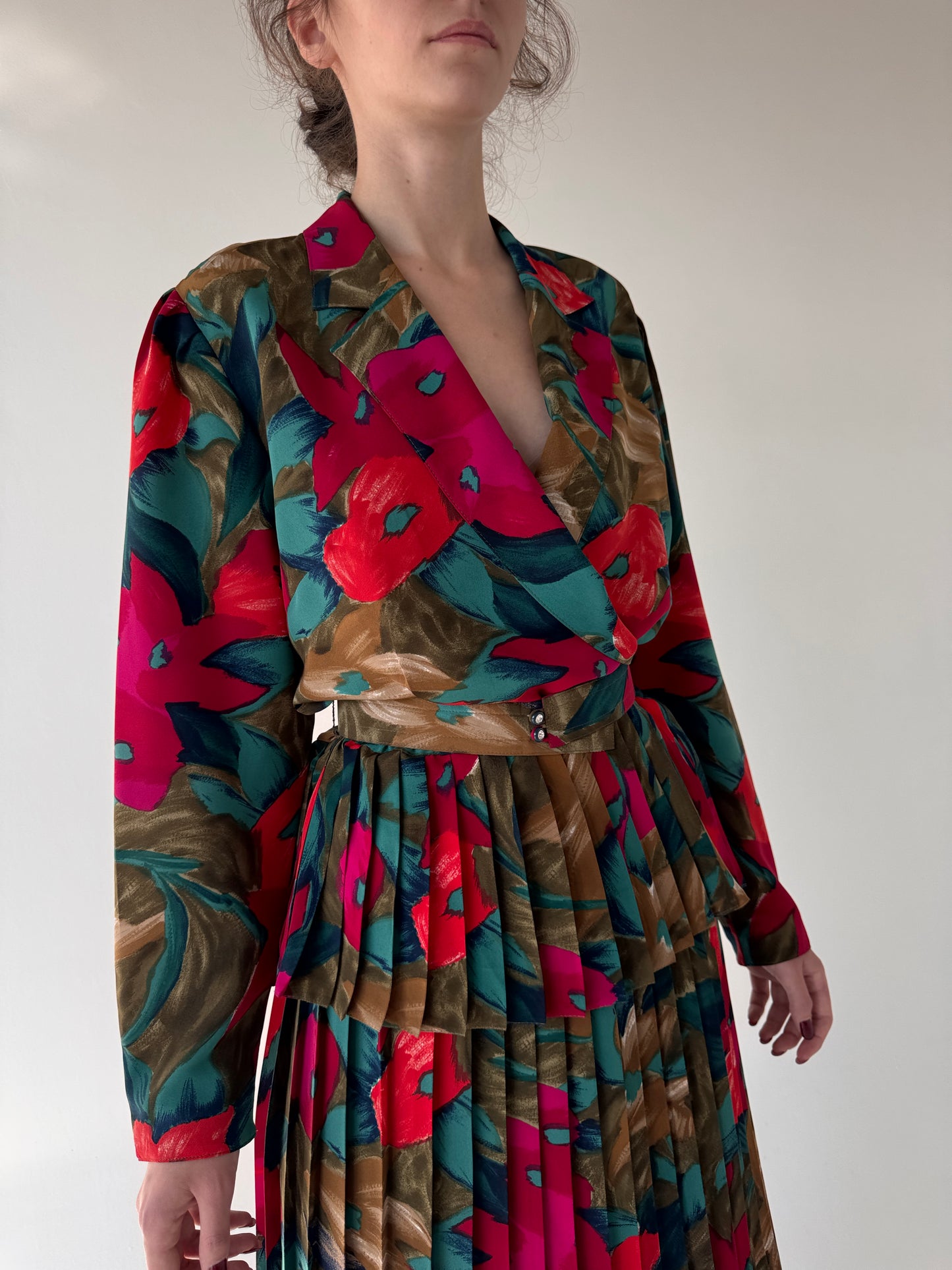 Set vintage cu sacou peplum, centura proprie și fustă plisată