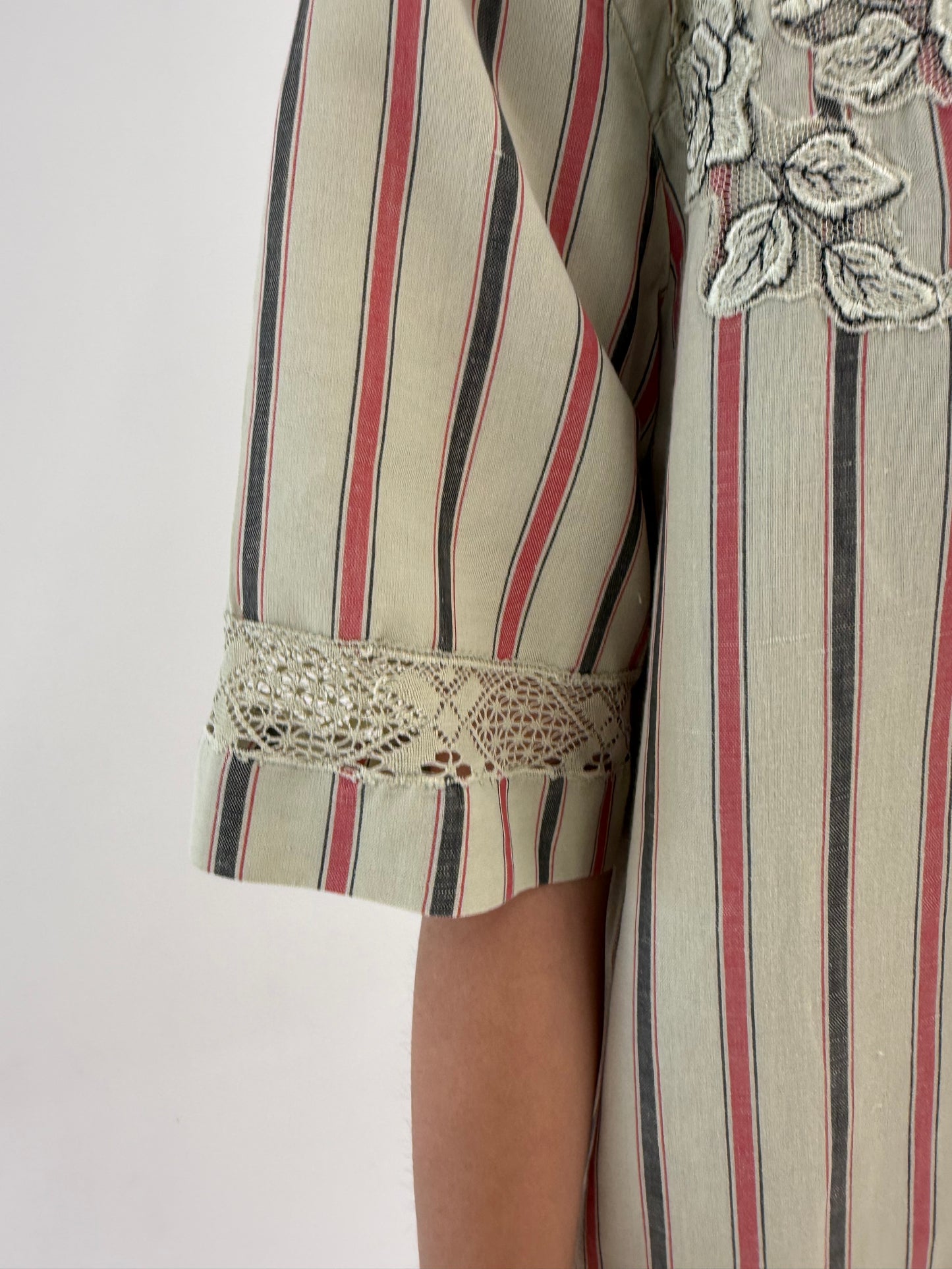 Rochie vintage italiană din pânză excepțională de in cu broderie și macrame