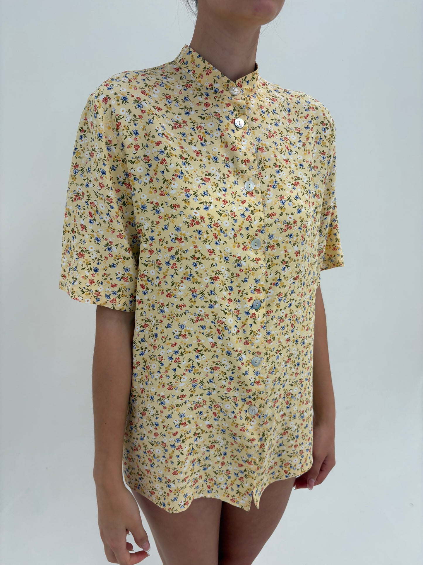 Cămașa vintage butter yellow cu print floral delicat