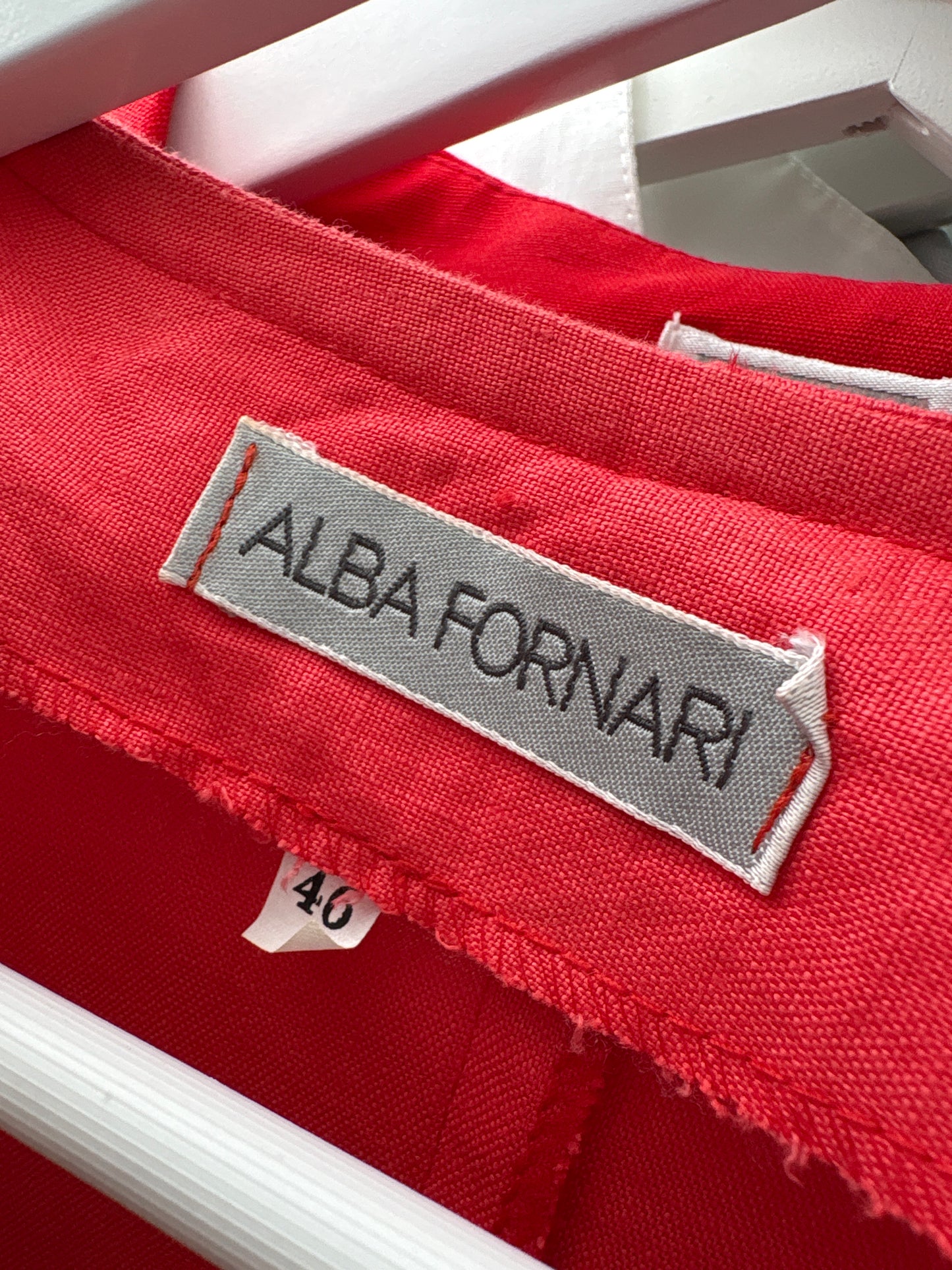 Rochie italiană din in premium electric coral red cu nasturi aurii metalici