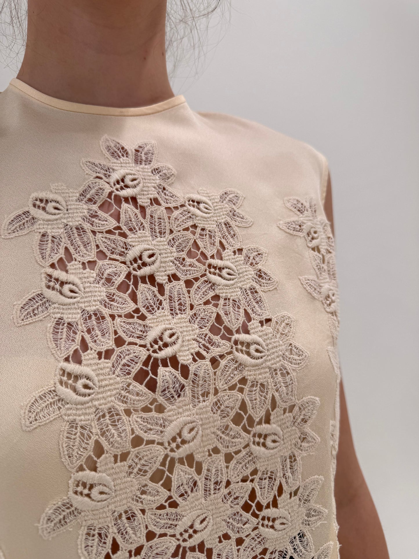 Top old vintage anii 60 cu inserție de dantelă macrame și nasturi la spate